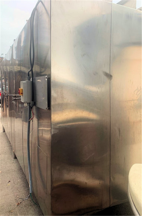 Three Compartment 5' W X 5' L, 3000 Gallon With Top Entry Agitators)